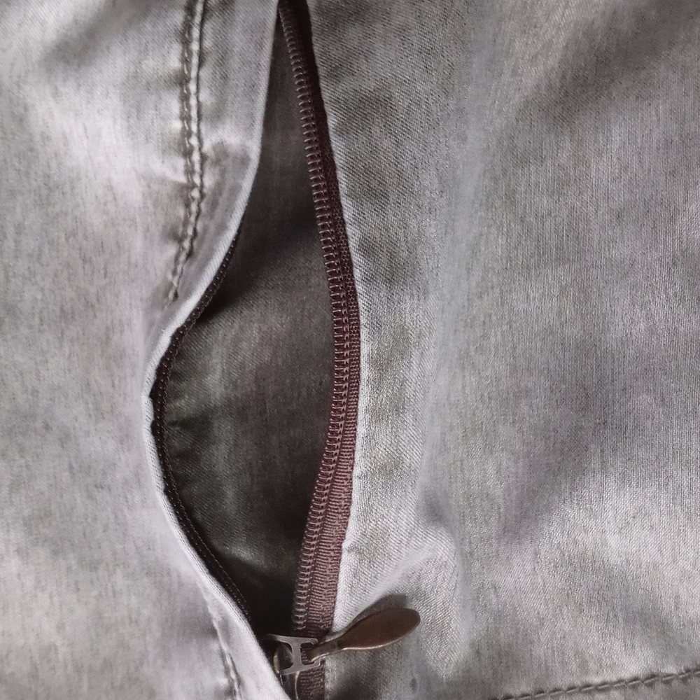 Mossimo Shorts - Picture 9 of 9